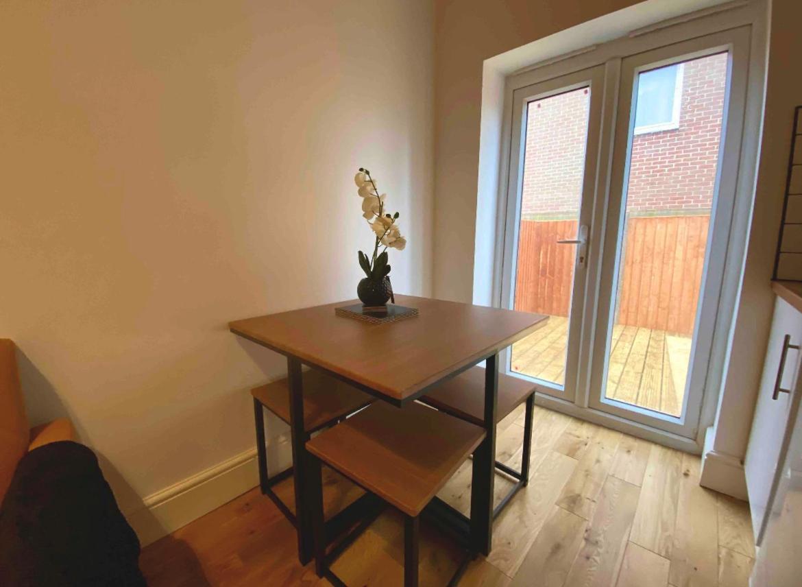 Flat 8, 10 St Johns Apartment บอร์นมัธ ภายนอก รูปภาพ